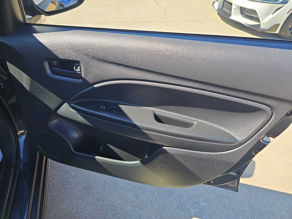 Photo 15 of this MITSUBISHI MIRAGE