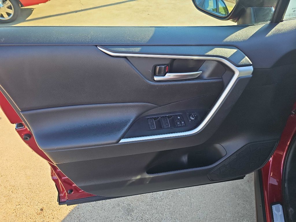 Photo 11 of this TOYOTA RAV4
