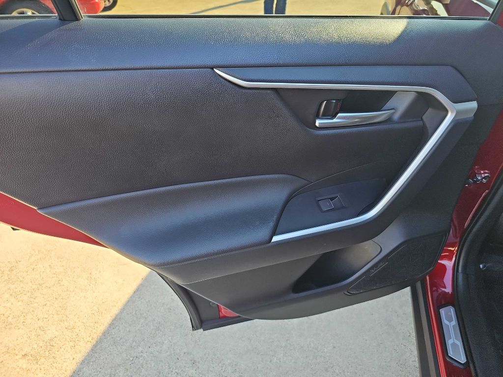 Photo 15 of this TOYOTA RAV4