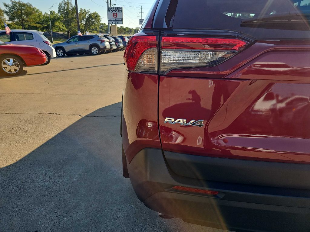 Photo 9 of this TOYOTA RAV4