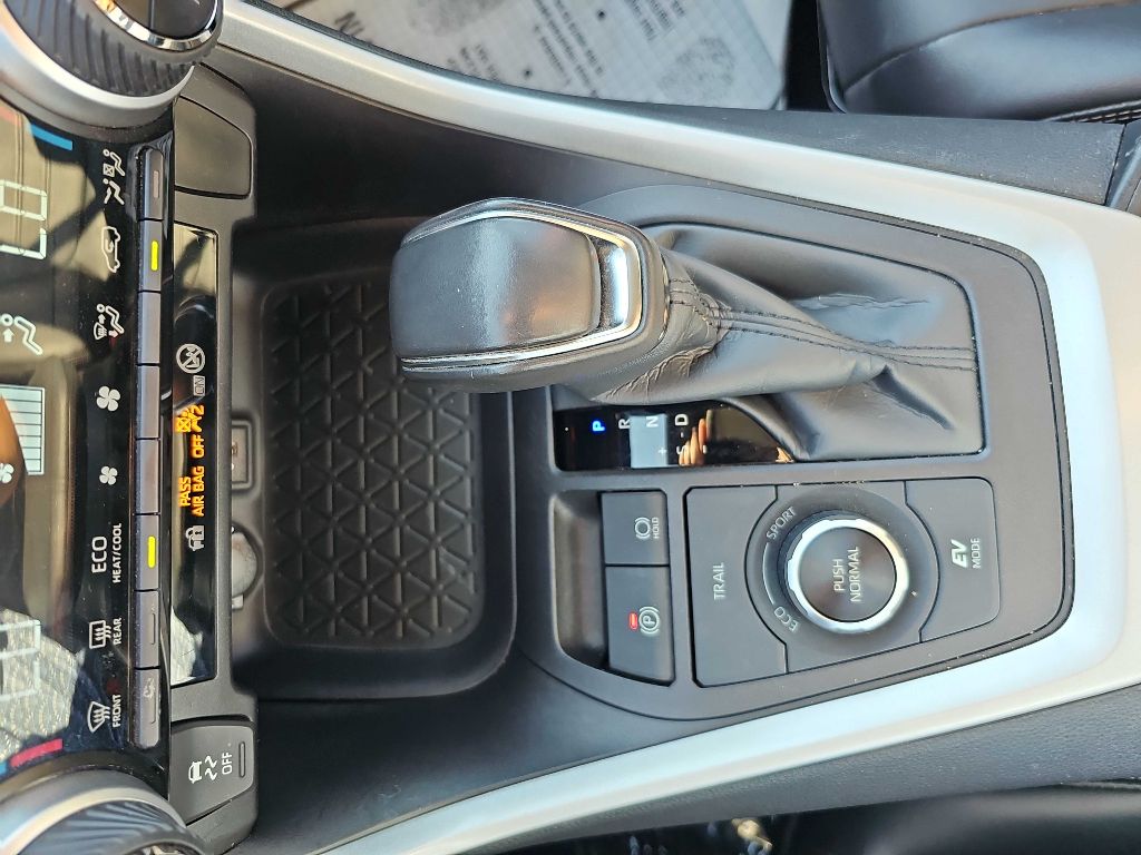 Photo 29 of this TOYOTA RAV4