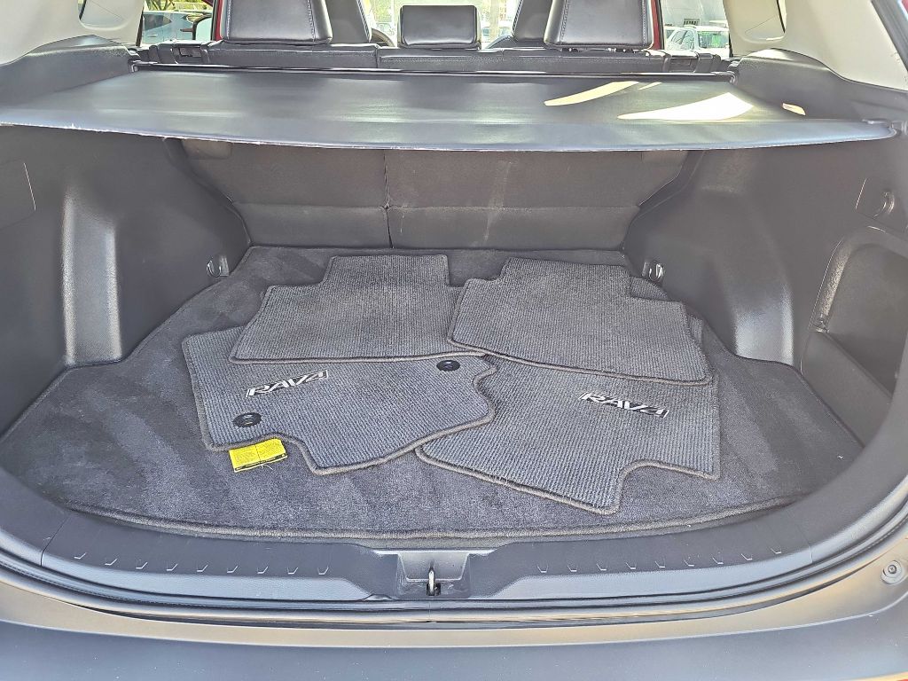 Photo 35 of this TOYOTA RAV4