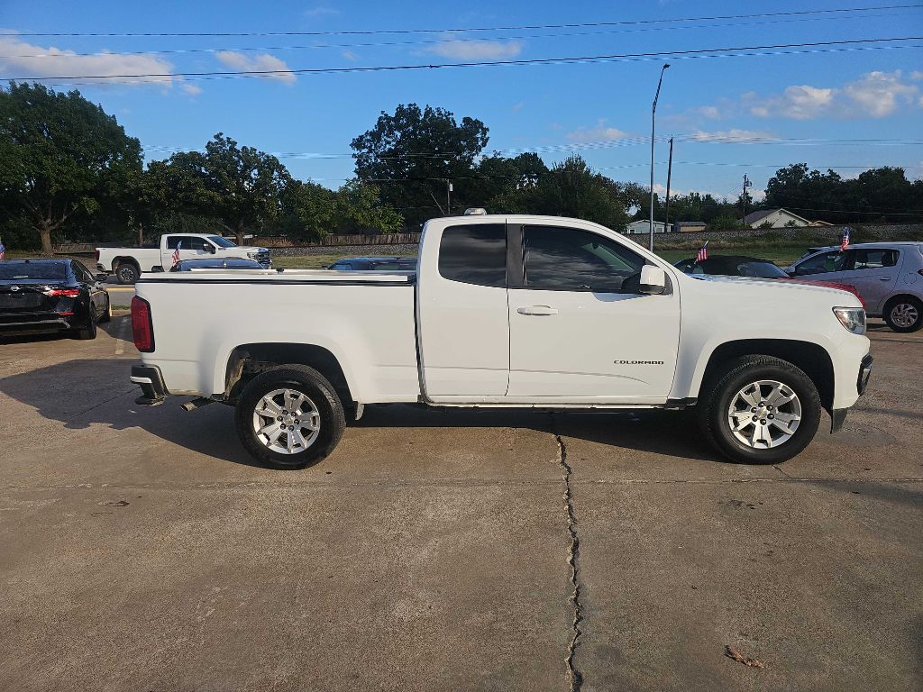 Photo 2 of this CHEVROLET COLORADO