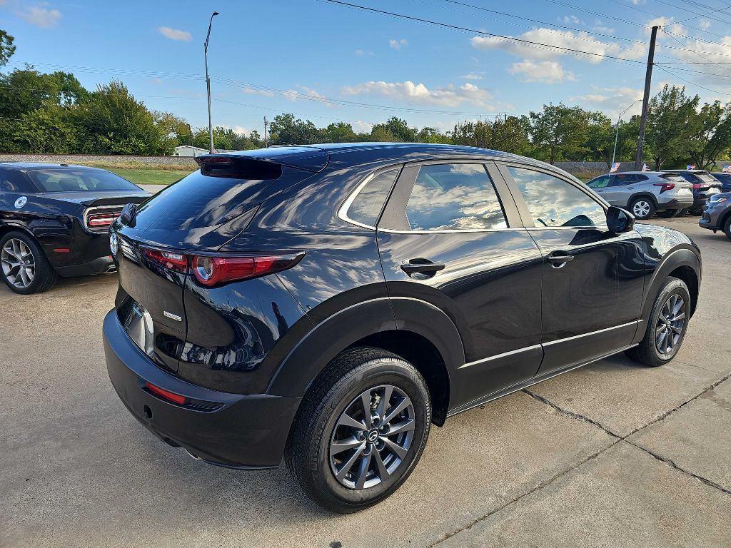 Photo 2 of this MAZDA CX-30