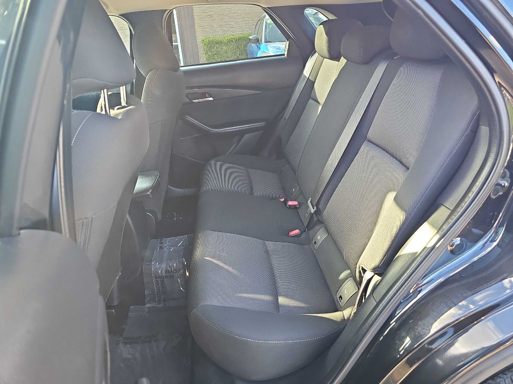 Photo 16 of this MAZDA CX-30