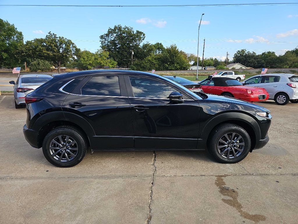 Photo 3 of this MAZDA CX-30