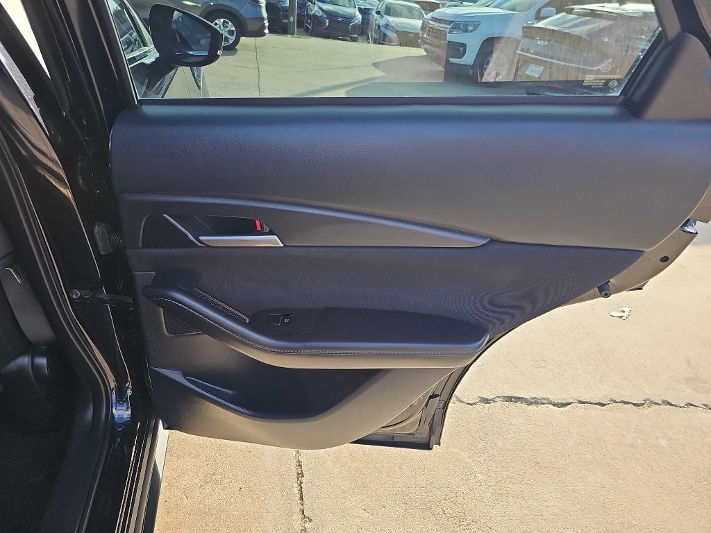 Photo 15 of this MAZDA CX-30