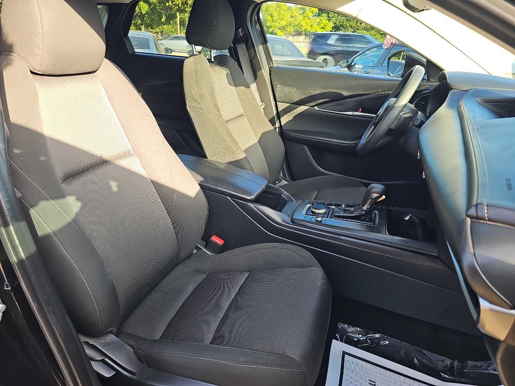Photo 17 of this MAZDA CX-30