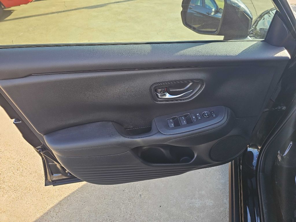 Photo 11 of this HONDA HR-V