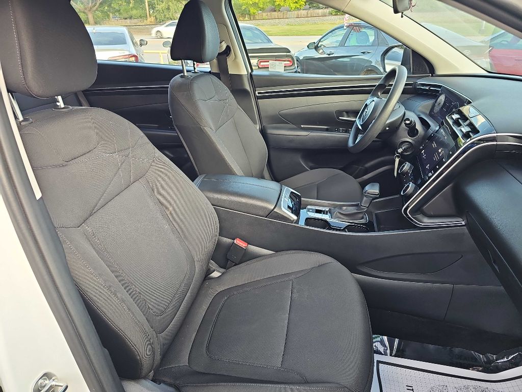 Photo 18 of this HYUNDAI TUCSON