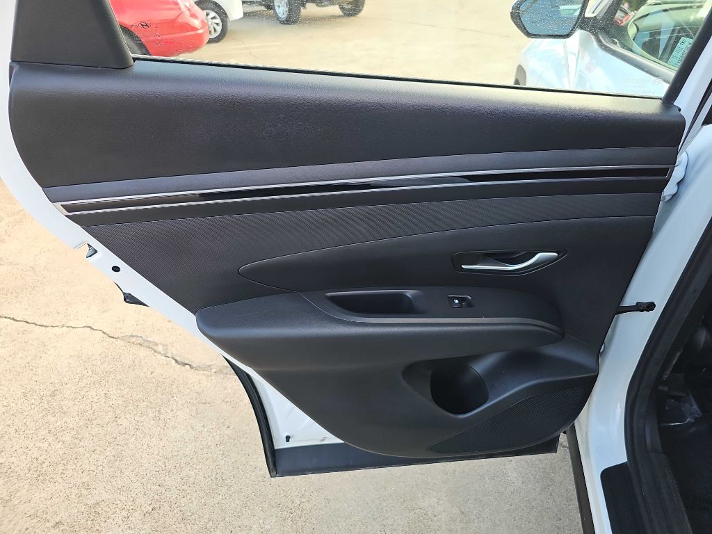 Photo 13 of this HYUNDAI TUCSON