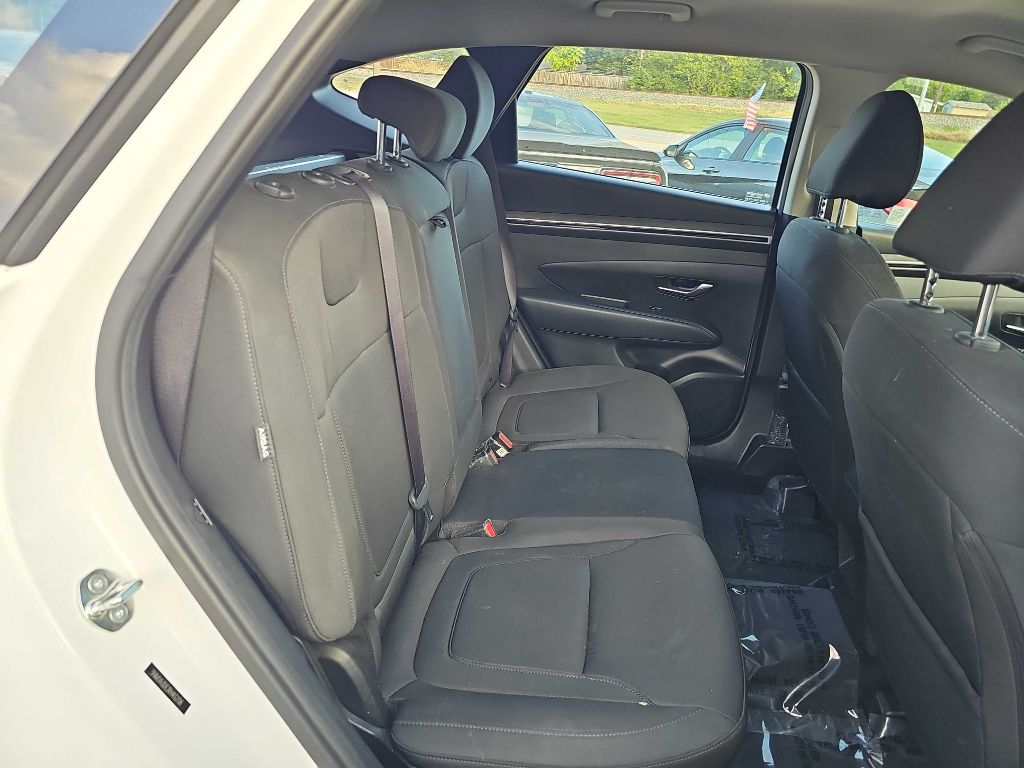 Photo 15 of this HYUNDAI TUCSON