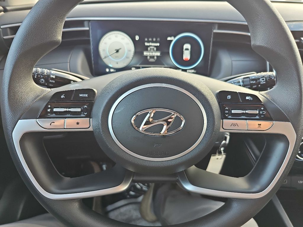 Photo 19 of this HYUNDAI TUCSON