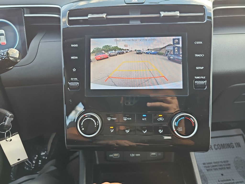 Photo 27 of this HYUNDAI TUCSON