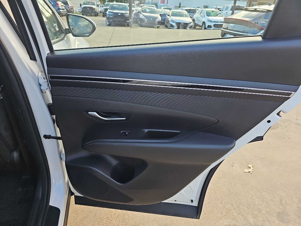 Photo 14 of this HYUNDAI TUCSON