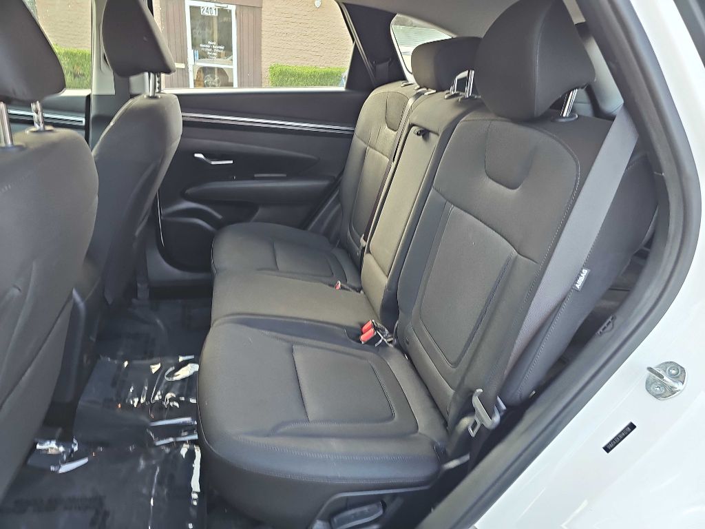Photo 12 of this HYUNDAI TUCSON