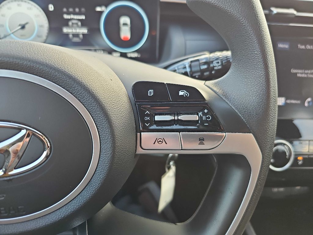Photo 21 of this HYUNDAI TUCSON