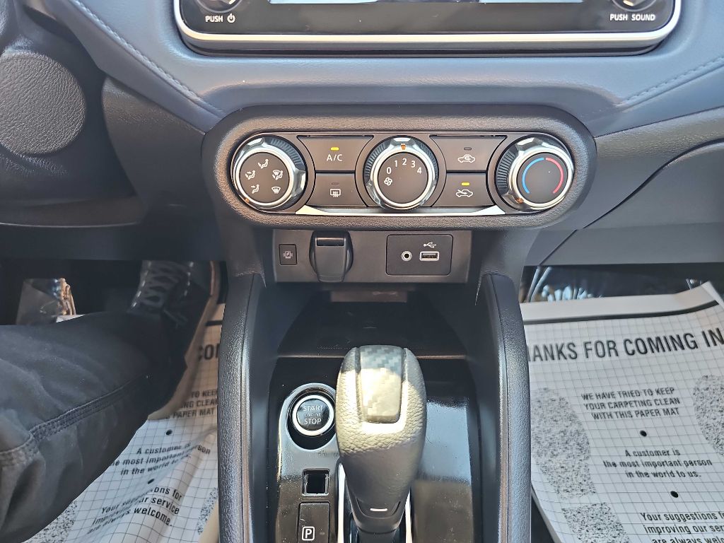 Photo 29 of this NISSAN VERSA