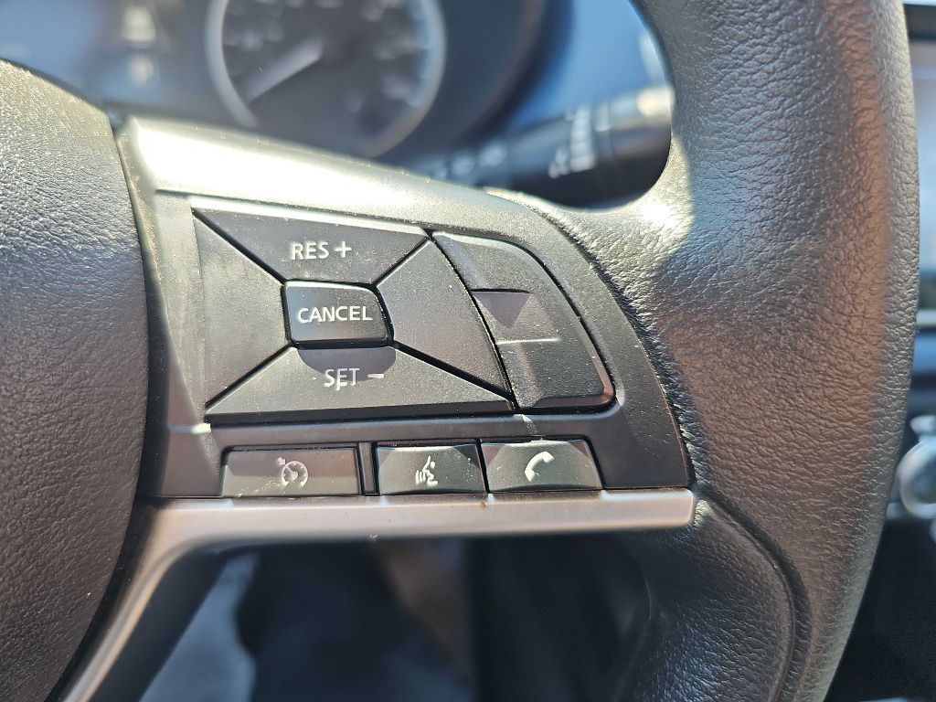 Photo 25 of this NISSAN VERSA
