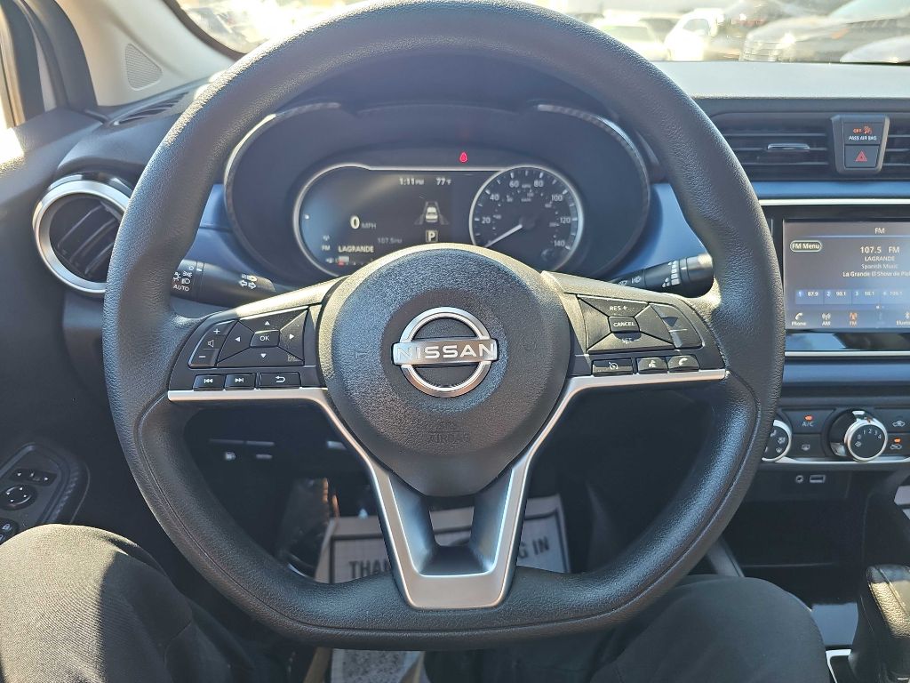 Photo 22 of this NISSAN VERSA
