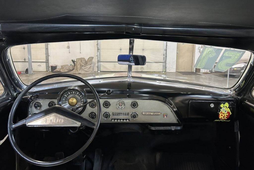 Photo 45 of this FORD VICTORIA