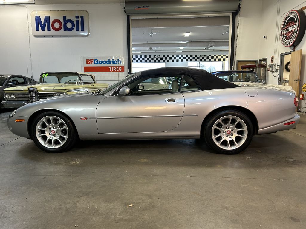 Photo 8 of this JAGUAR XKR