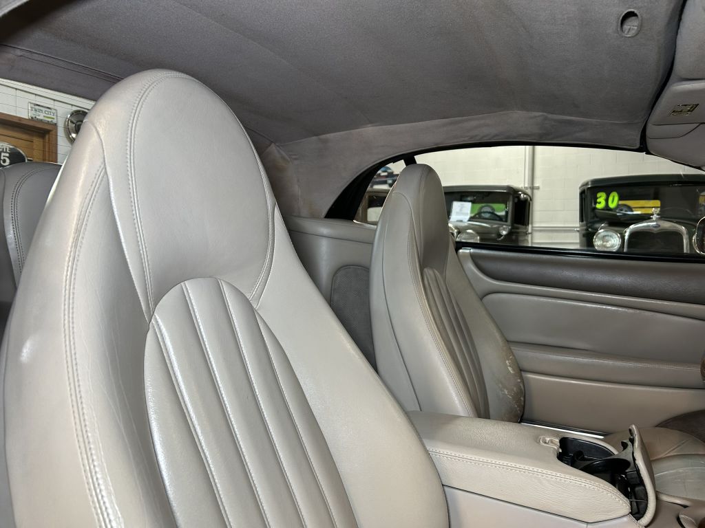 Photo 29 of this JAGUAR XKR