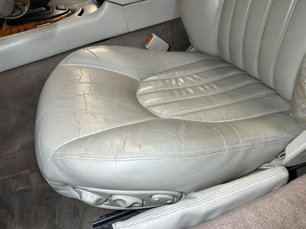 Photo 47 of this JAGUAR XKR