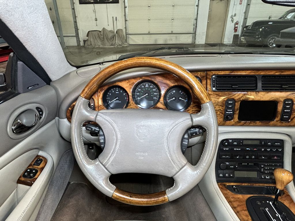 Photo 67 of this JAGUAR XKR