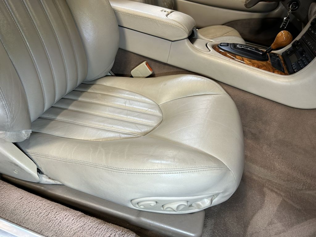 Photo 75 of this JAGUAR XKR