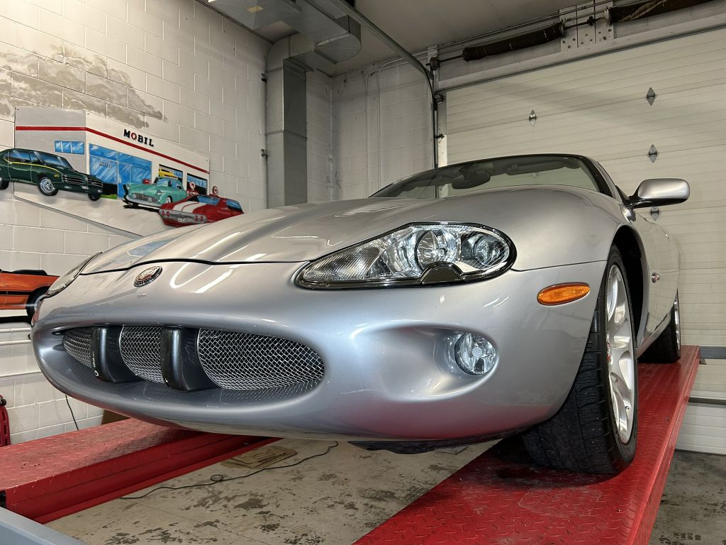 Photo 92 of this JAGUAR XKR