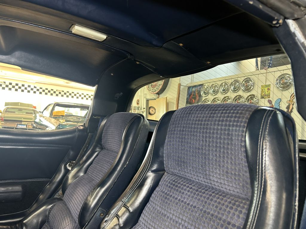 Photo 31 of this CHEVROLET CORVETTE