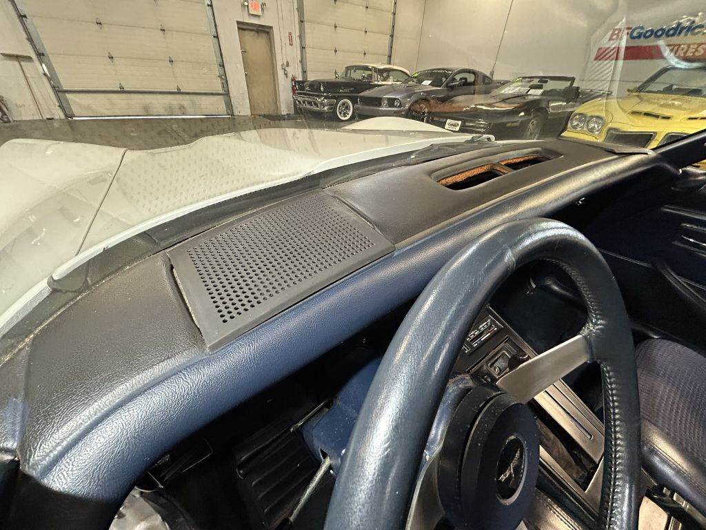 Photo 44 of this CHEVROLET CORVETTE