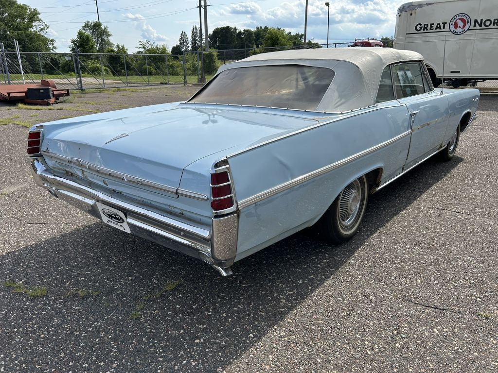 Photo 5 of this PONTIAC CATALINA
