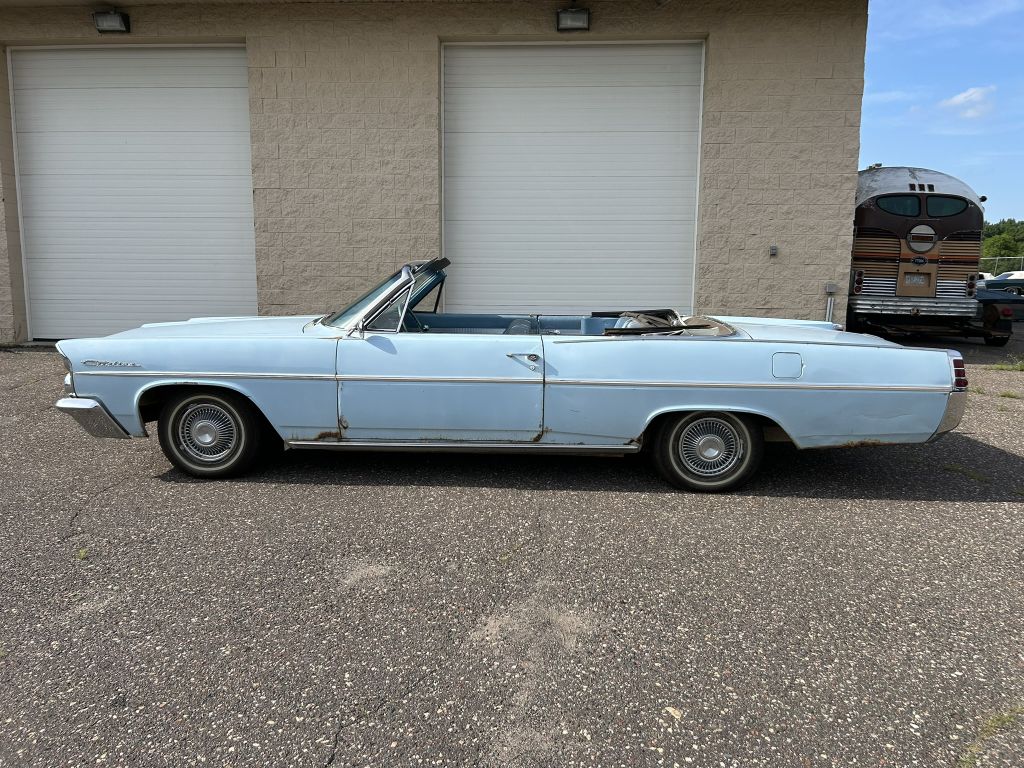 Photo 9 of this PONTIAC CATALINA