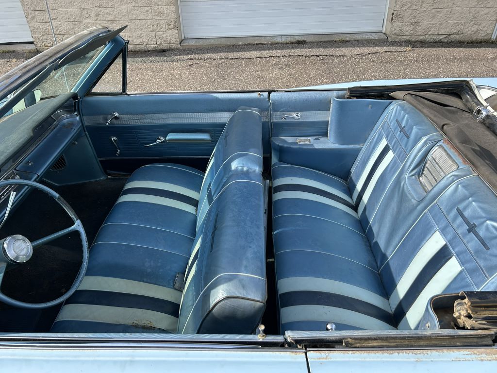 Photo 12 of this PONTIAC CATALINA
