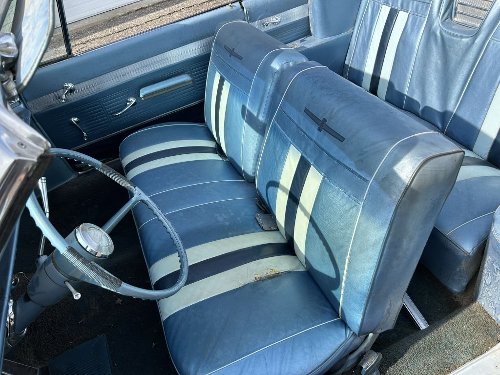 Photo 14 of this PONTIAC CATALINA