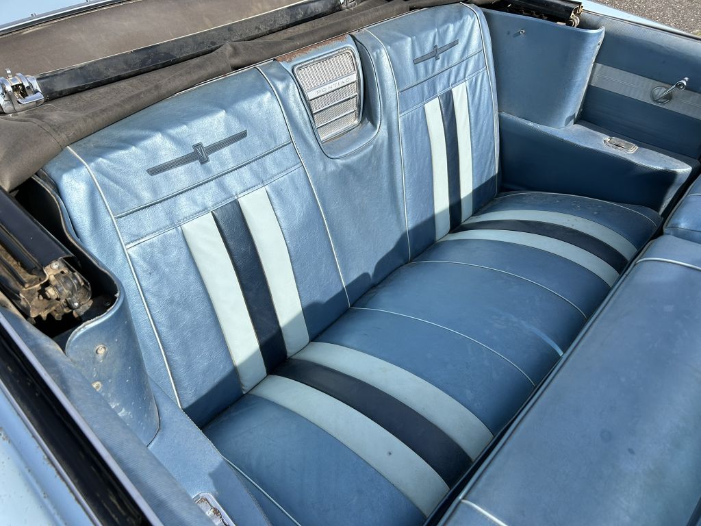 Photo 15 of this PONTIAC CATALINA