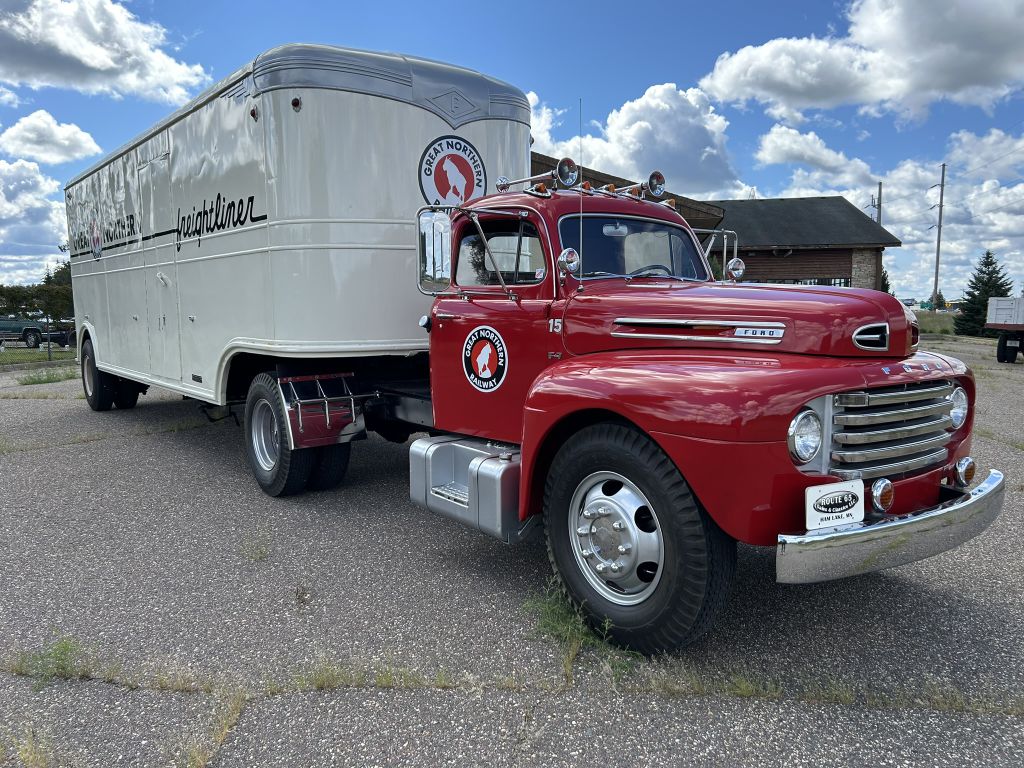 Photo 3 of this FORD F-7