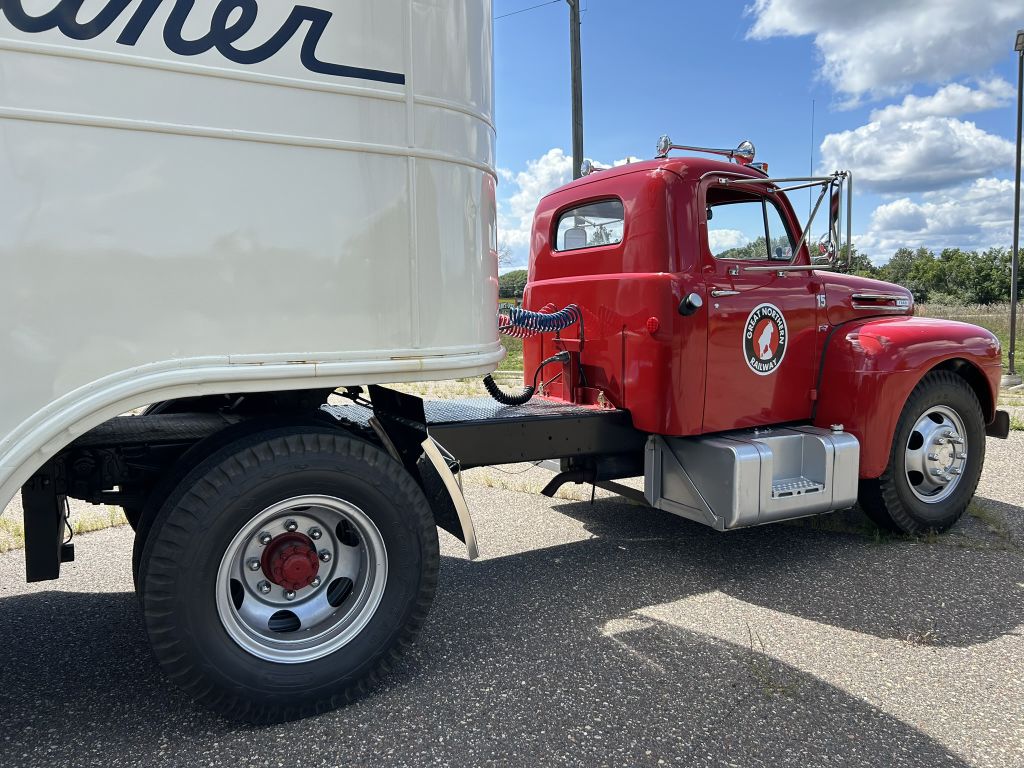Photo 6 of this FORD F-7