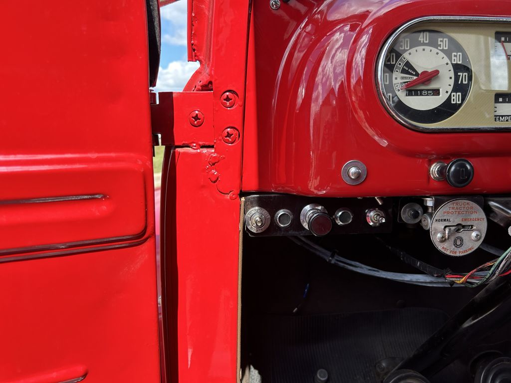 Photo 31 of this FORD F-7