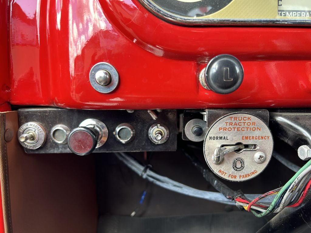 Photo 38 of this FORD F-7