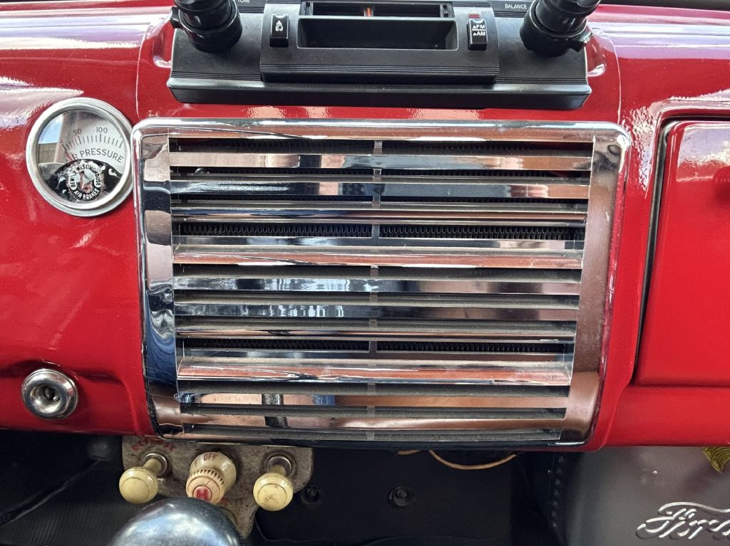 Photo 42 of this FORD F-7