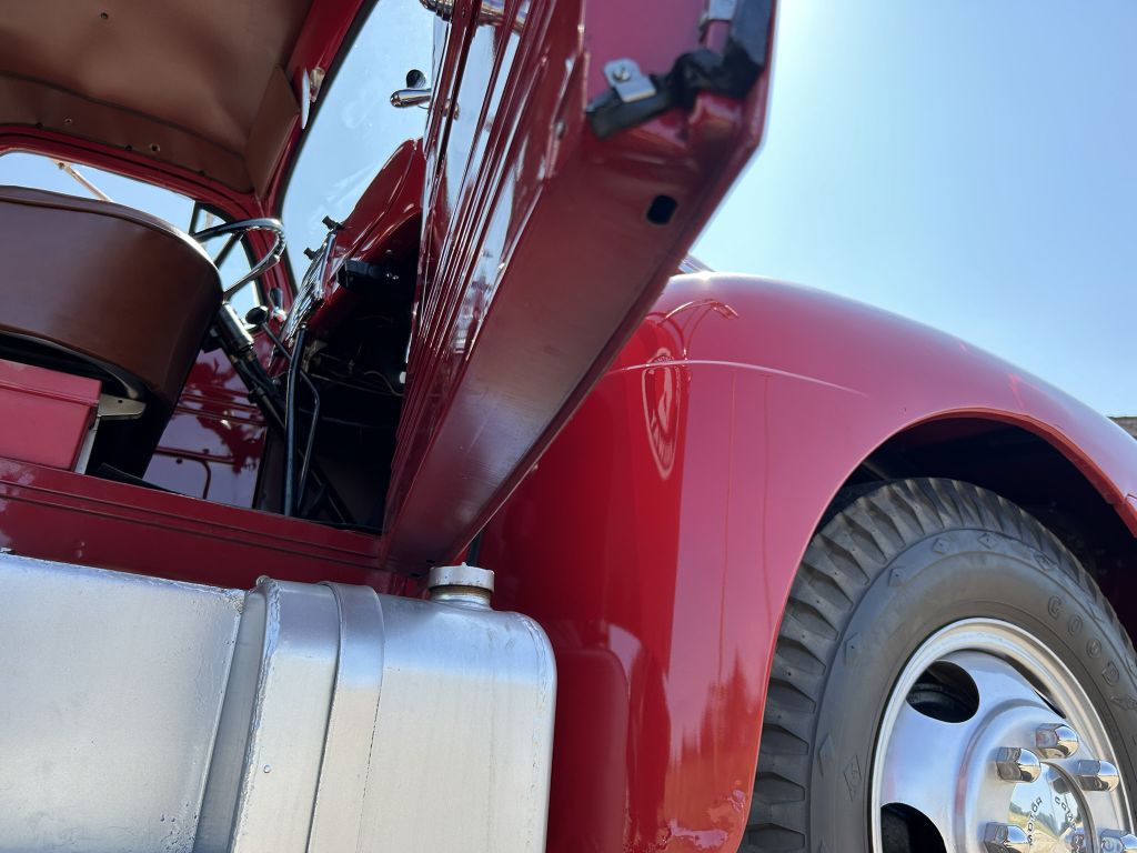 Photo 61 of this FORD F-7