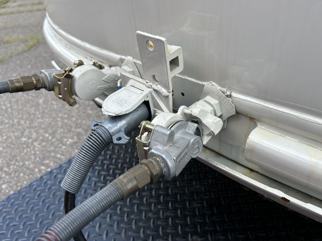 Photo 94 of this FORD F-7