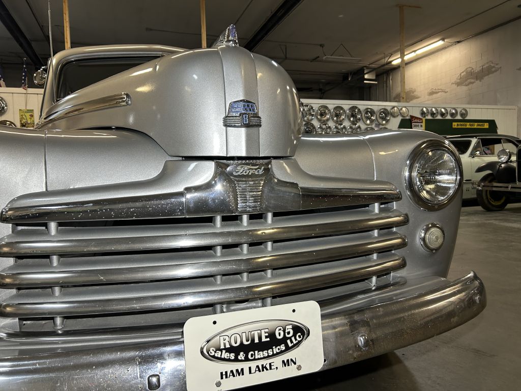 Photo 9 of this FORD SUPER DELUXE