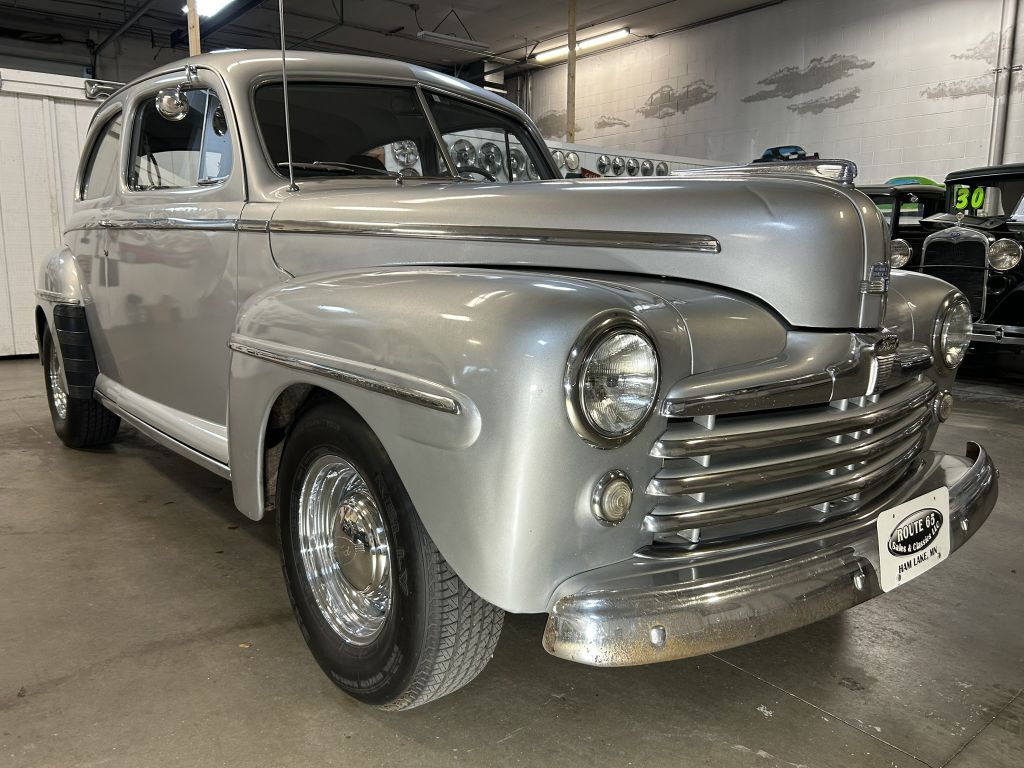 Photo 3 of this FORD SUPER DELUXE