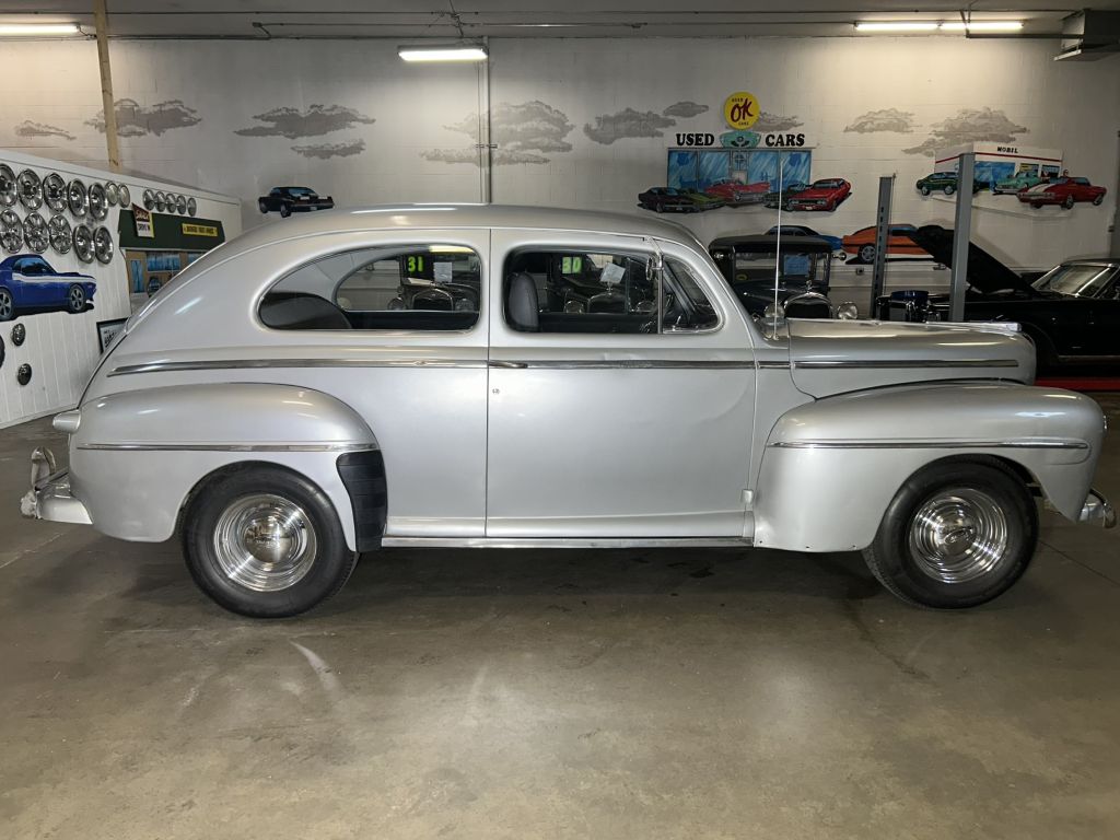 Photo 4 of this FORD SUPER DELUXE