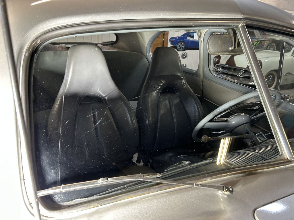 Photo 17 of this FORD SUPER DELUXE