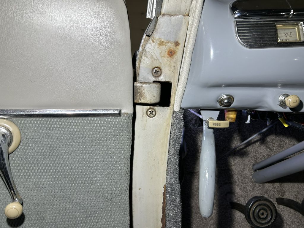 Photo 31 of this FORD SUPER DELUXE
